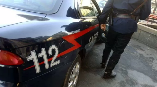 Accoltella il coinquilino, arrestato dai carabinieri