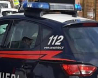 Si schianta contro barriere, giovane in prognosi riservata